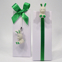 Sachet haut ligne verte et Mini porte-clé/Aimant bunny vert