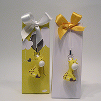 Sachet haut girafe moutarde/blanc et Mini porte clé girafe